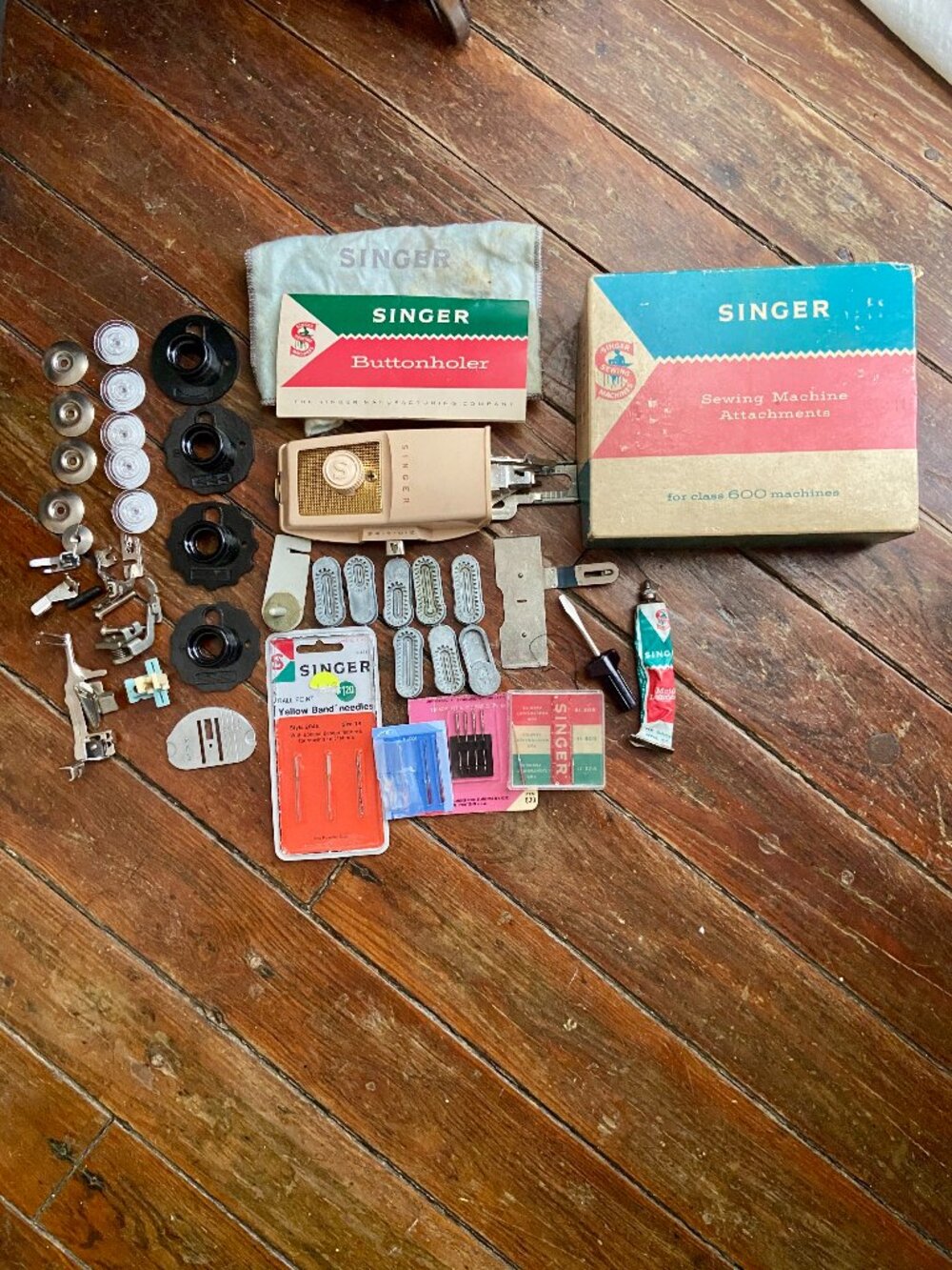 Vintage Singer Sewing Machine 600 Parts Attachments Lot Buttonholer Discs